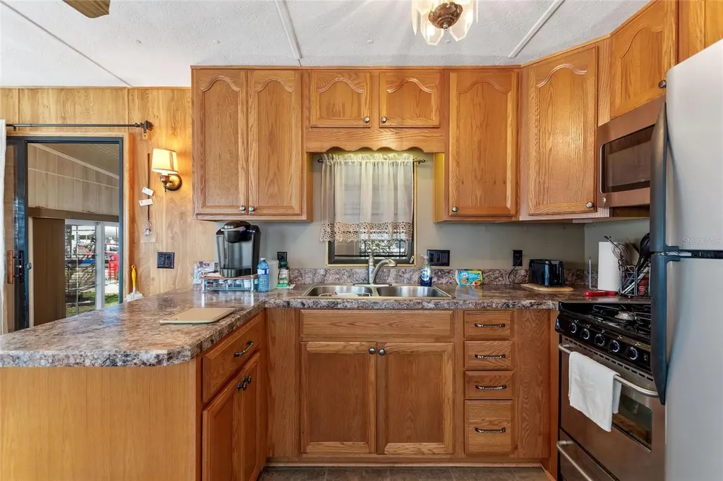 135 Citrus Ridge Drive Davenport FL 33837