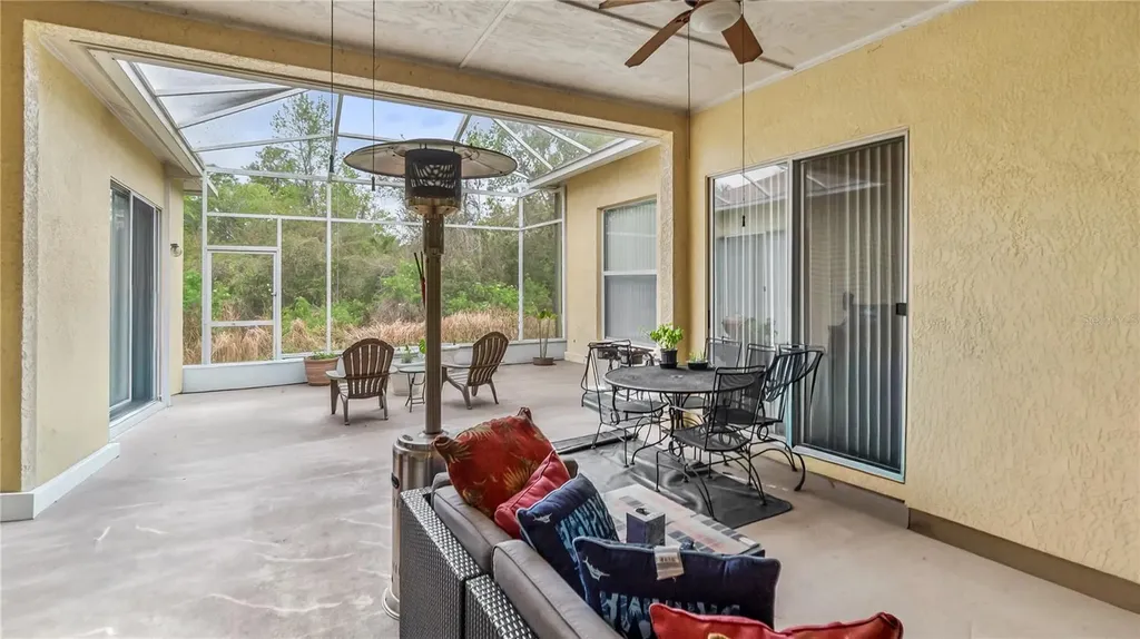 6111 Heroncrest Court Lithia FL 33547