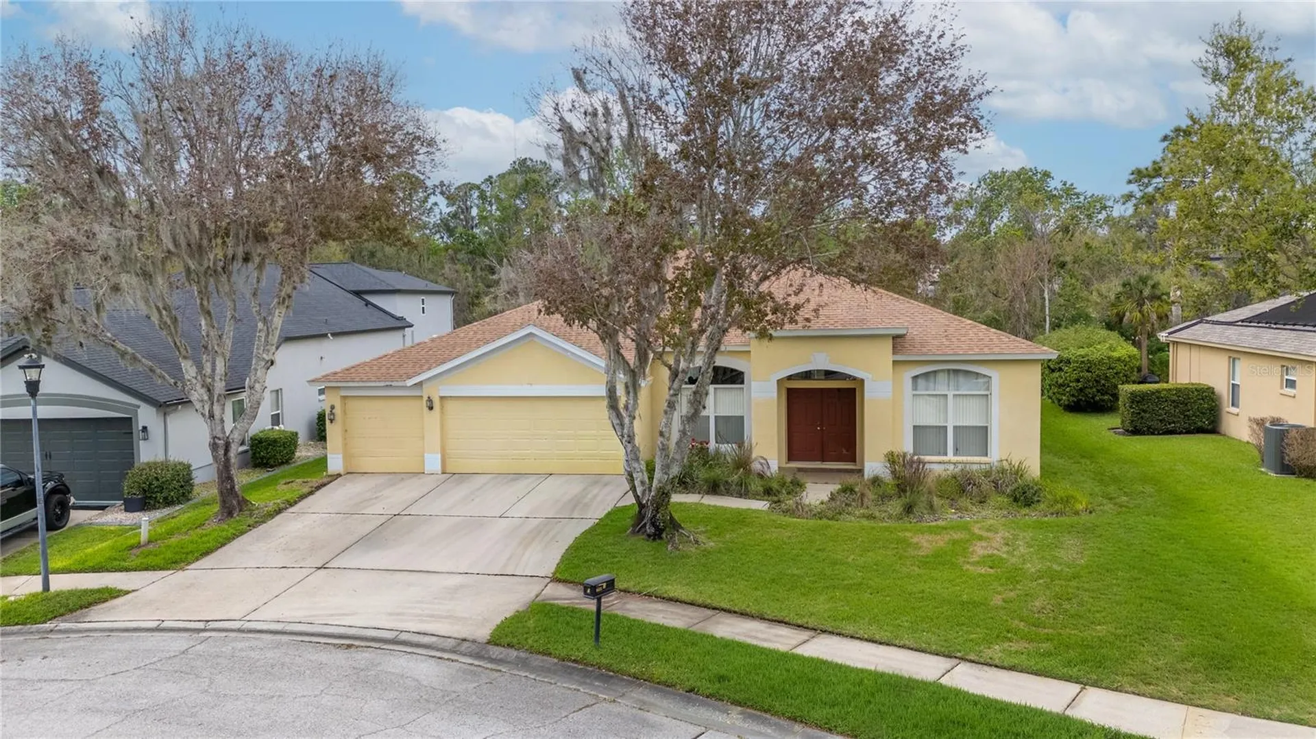 6111 Heroncrest Court Lithia FL 33547