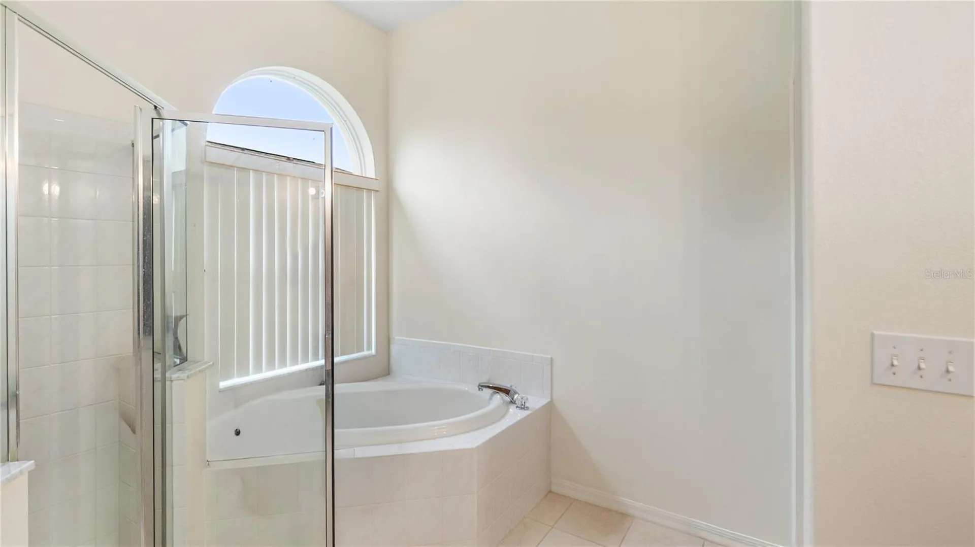 6111 Heroncrest Court Lithia FL 33547