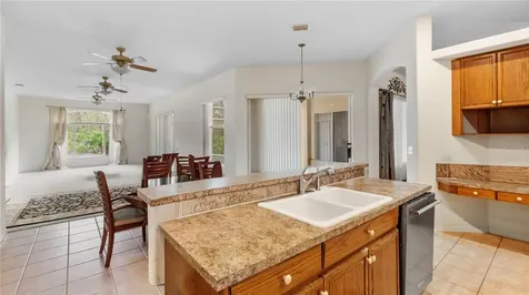 6111 Heroncrest Court Lithia FL 33547