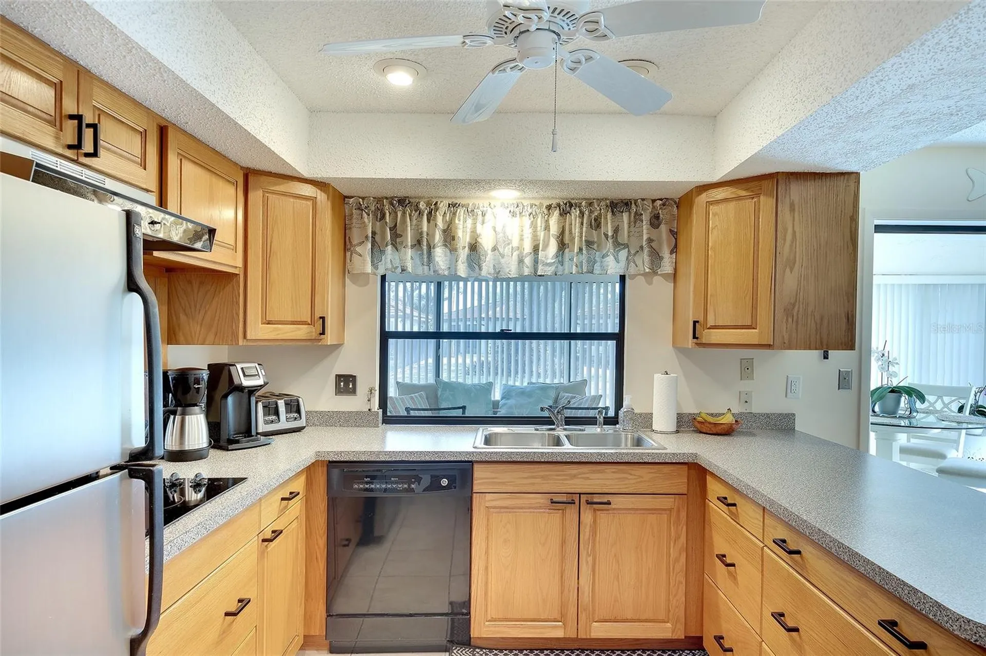 6004 Vivienda Drive Bradenton FL 34207