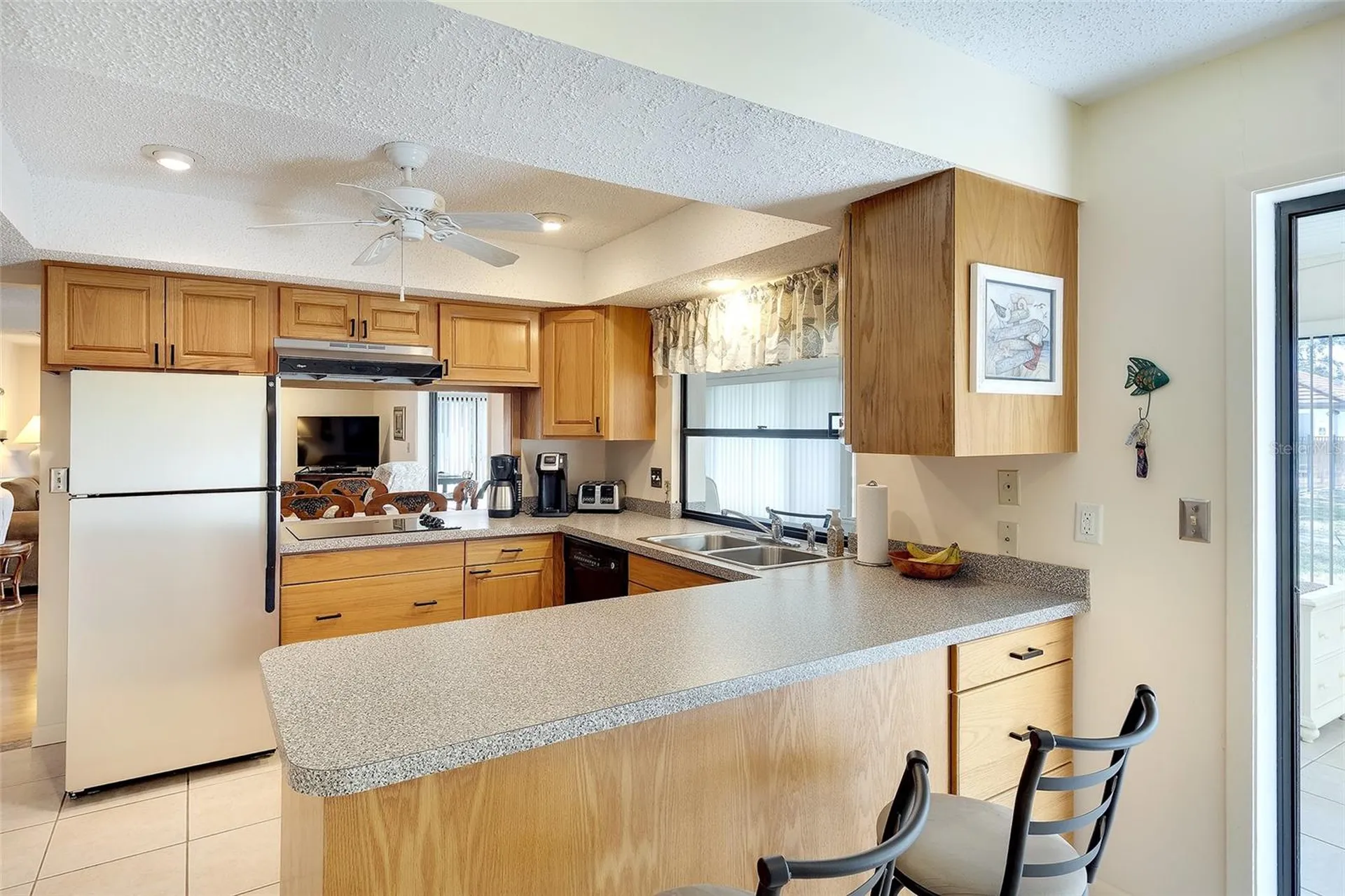 6004 Vivienda Drive Bradenton FL 34207