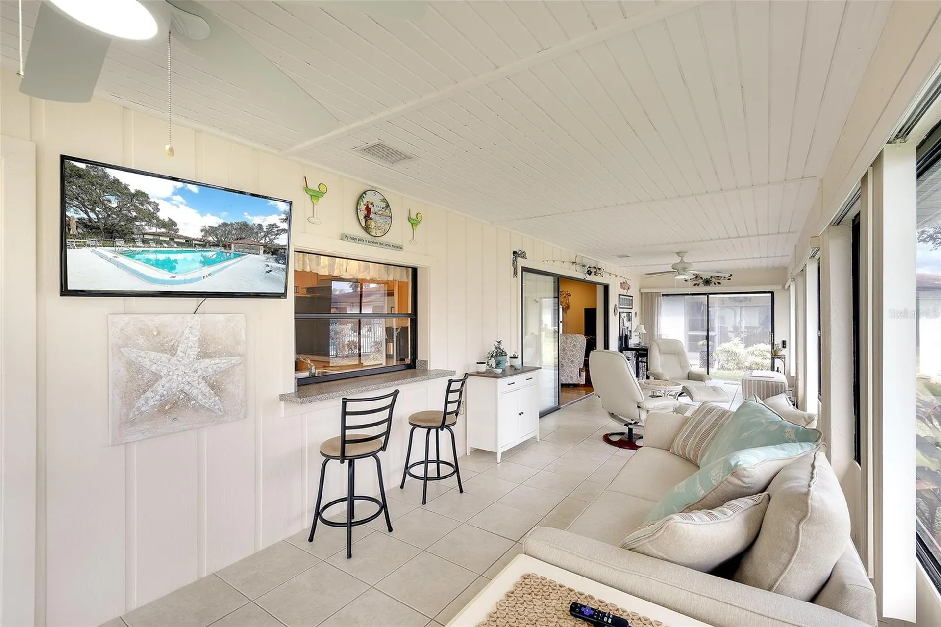 6004 Vivienda Drive Bradenton FL 34207