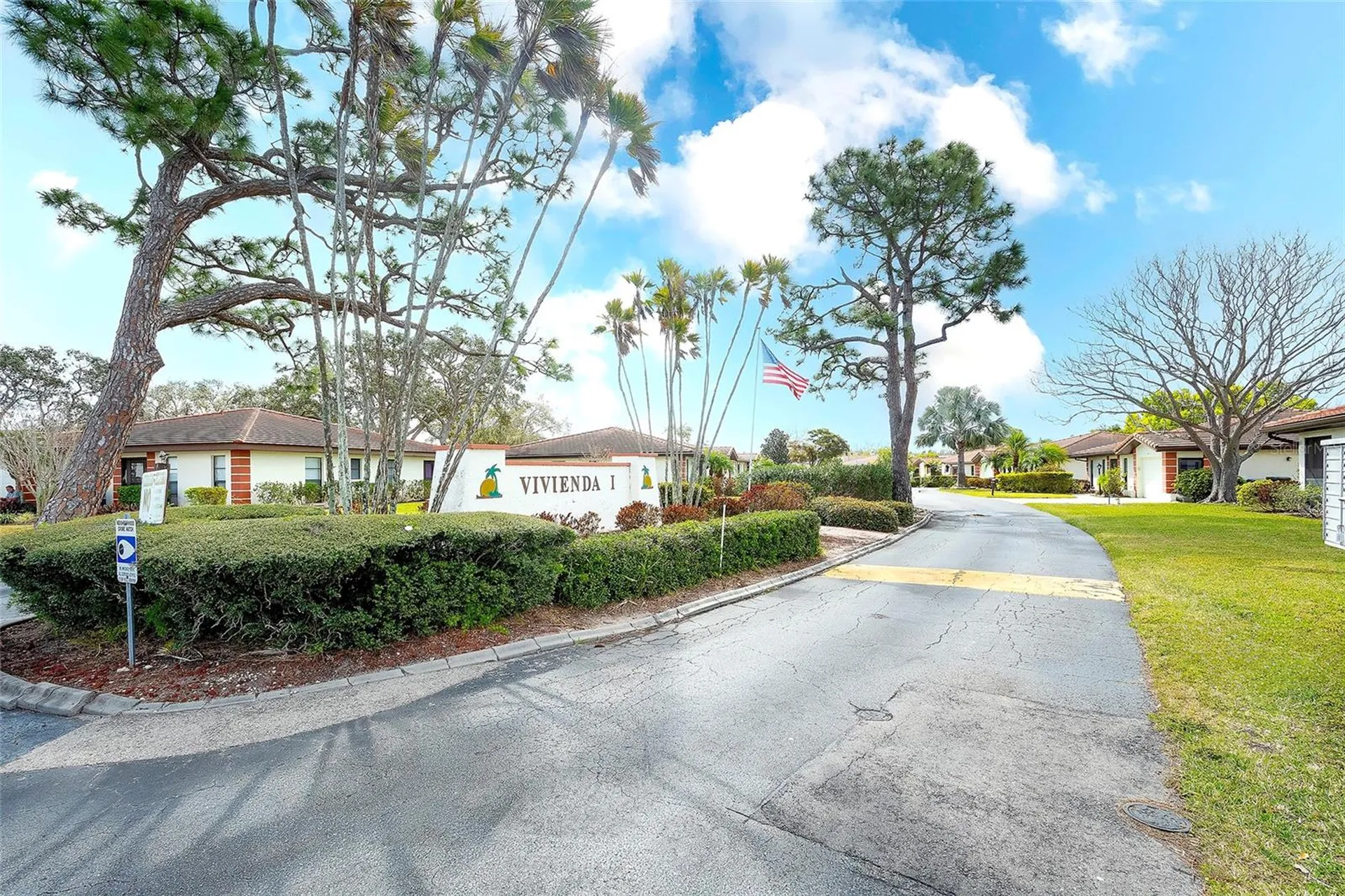 6004 Vivienda Drive Bradenton FL 34207