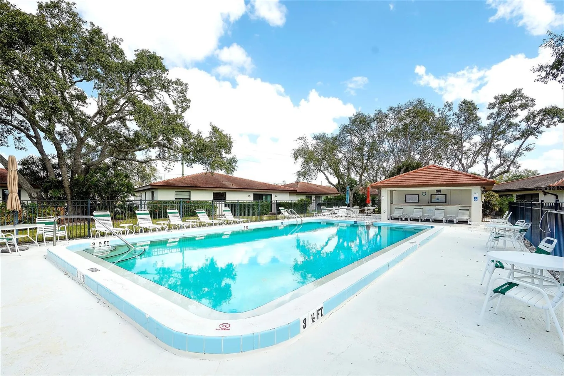 6004 Vivienda Drive Bradenton FL 34207