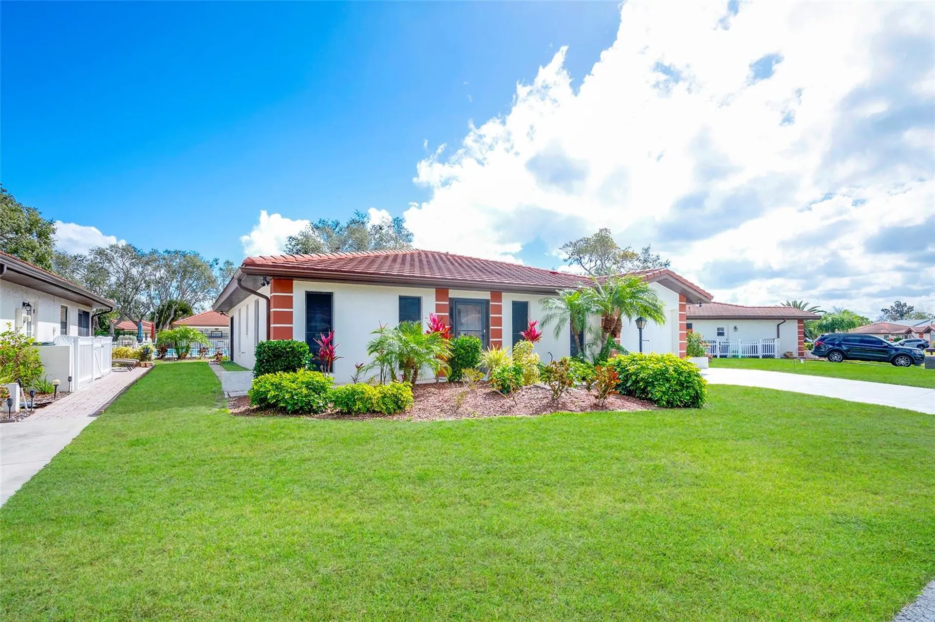 6004 Vivienda Drive Bradenton FL 34207