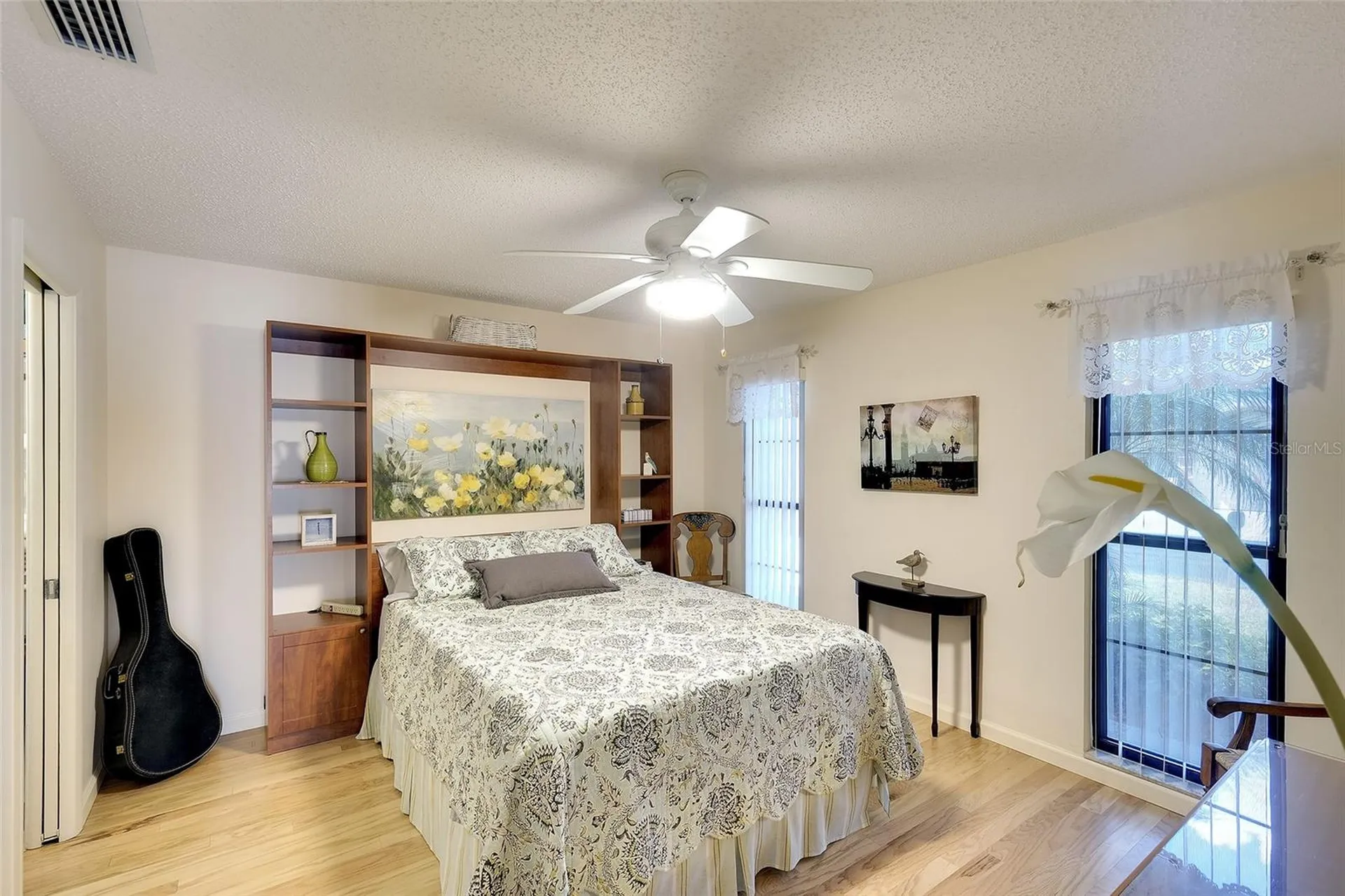 6004 Vivienda Drive Bradenton FL 34207