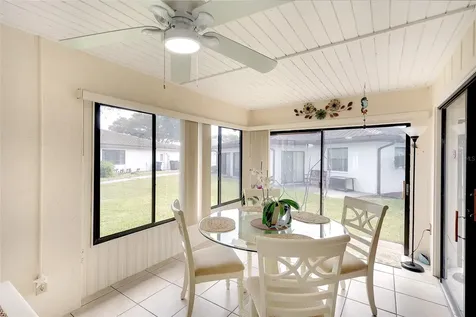 6004 Vivienda Drive Bradenton FL 34207
