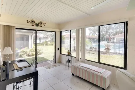 6004 Vivienda Drive Bradenton FL 34207