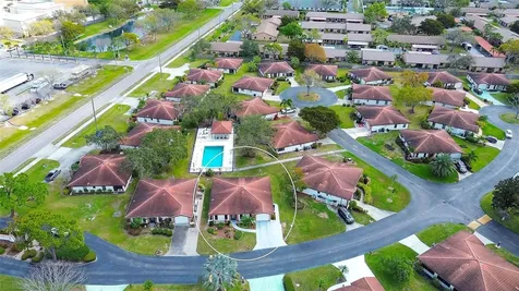 6004 Vivienda Drive Bradenton FL 34207