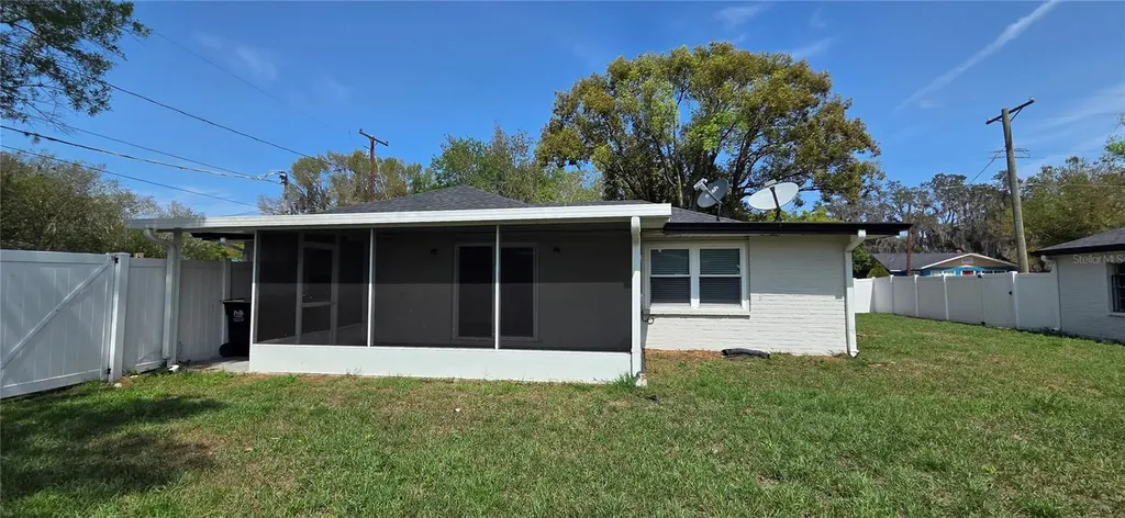 132 James Street Auburndale FL 33823