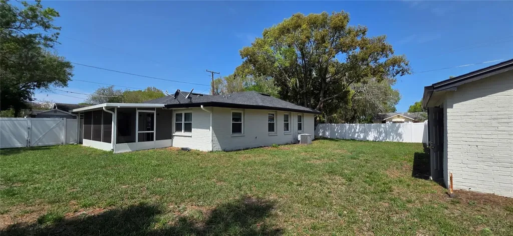 132 James Street Auburndale FL 33823