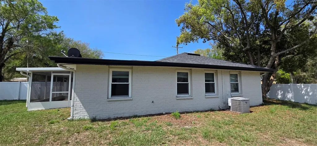 132 James Street Auburndale FL 33823