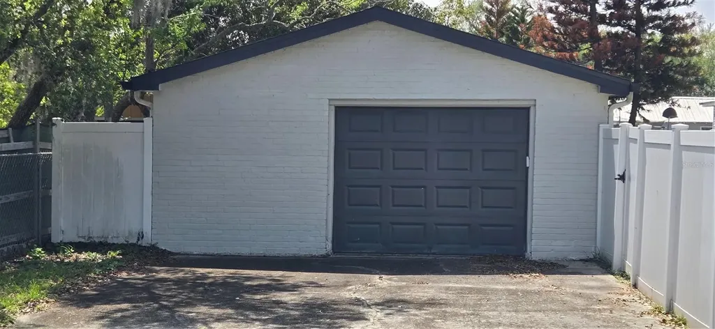 132 James Street Auburndale FL 33823