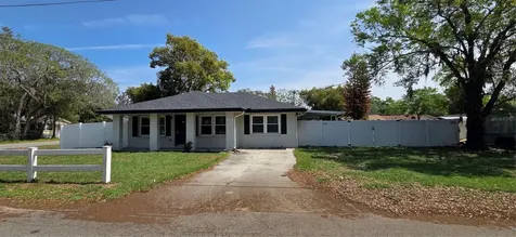 132 James Street Auburndale FL 33823