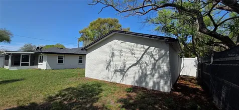 132 James Street Auburndale FL 33823