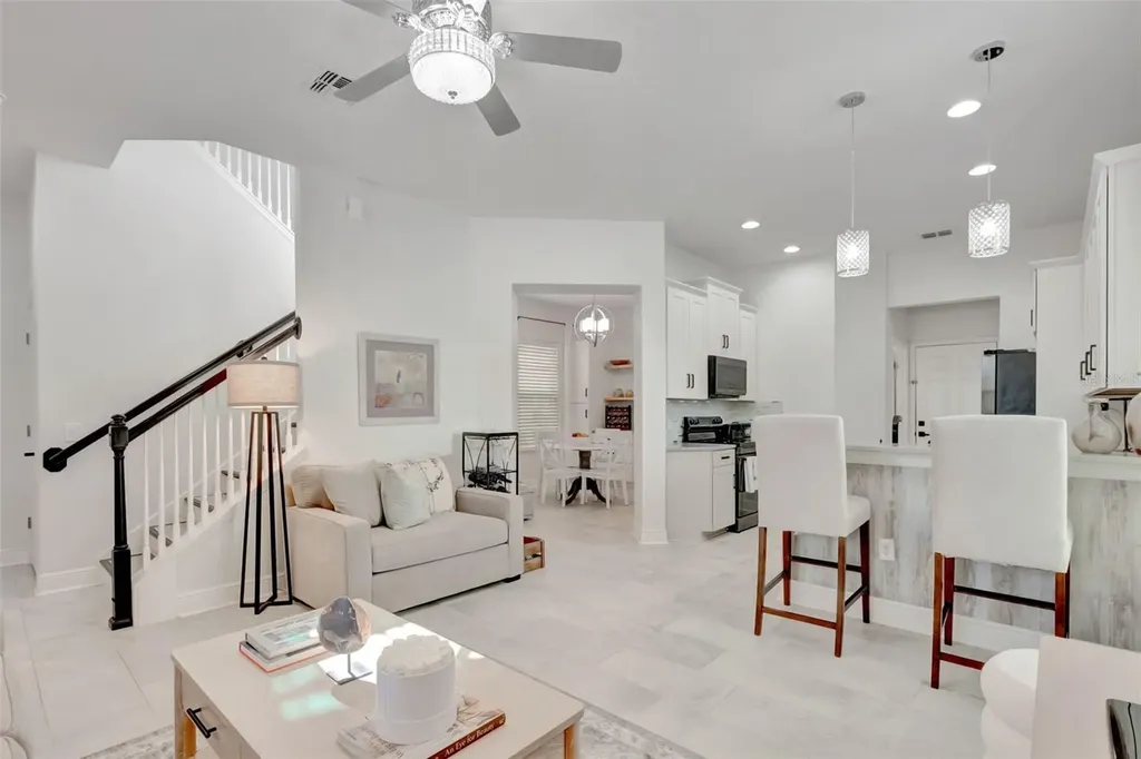 4892 Beach Boulevard Orlando FL 32803