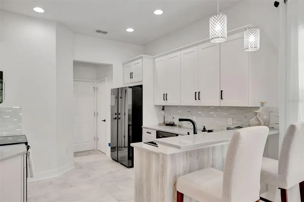 4892 Beach Boulevard Orlando FL 32803