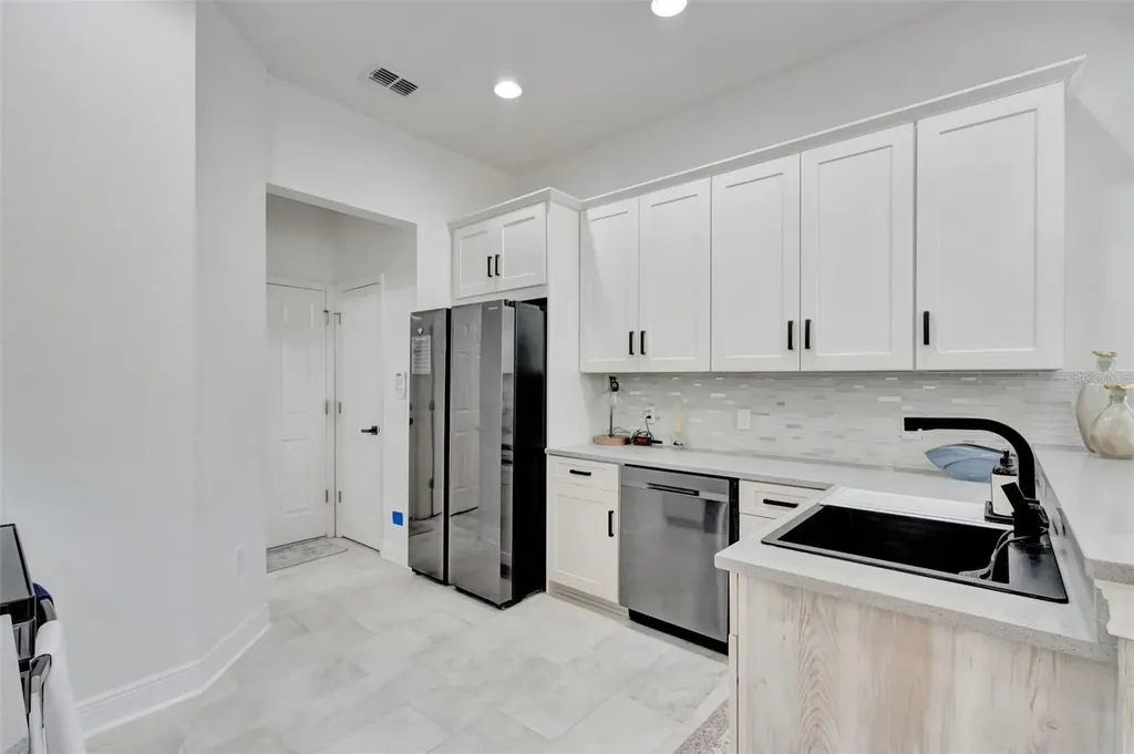 4892 Beach Boulevard Orlando FL 32803