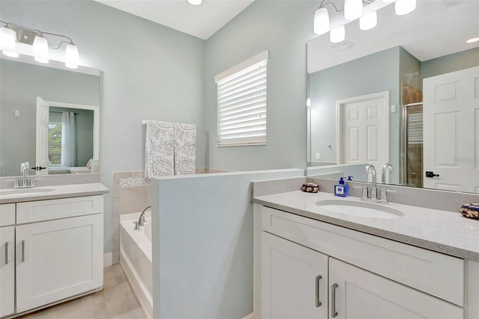 4892 Beach Boulevard Orlando FL 32803
