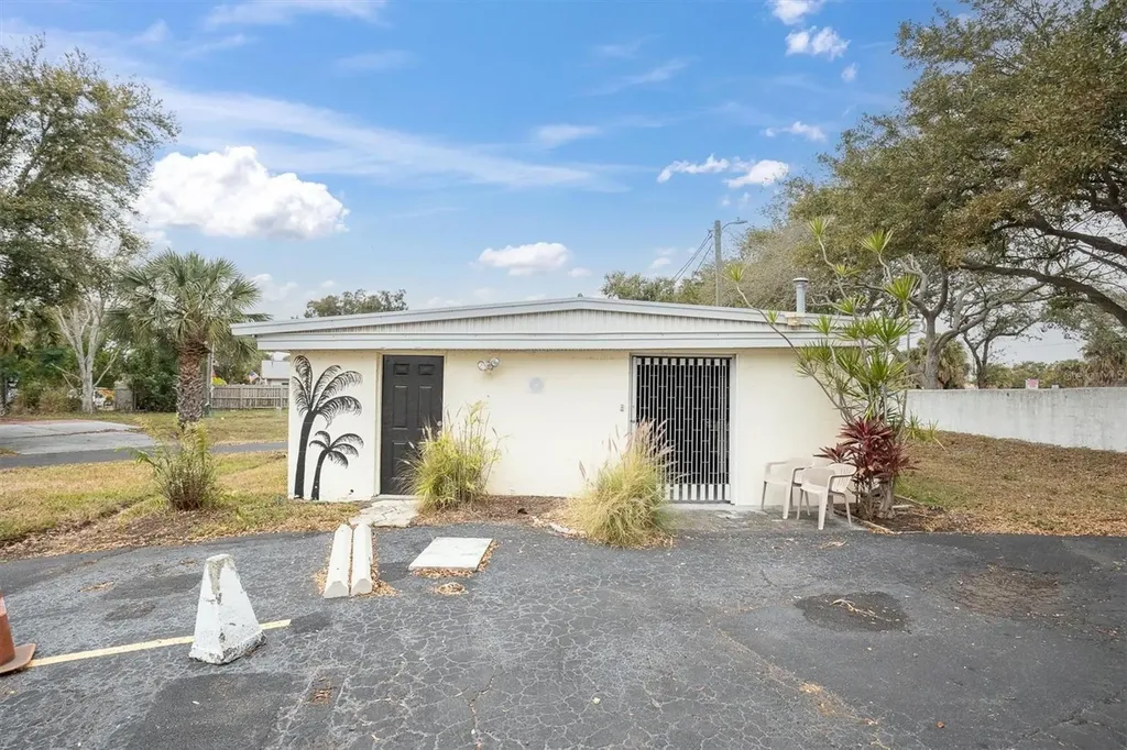 7801 34th Avenue N St Petersburg FL 33710