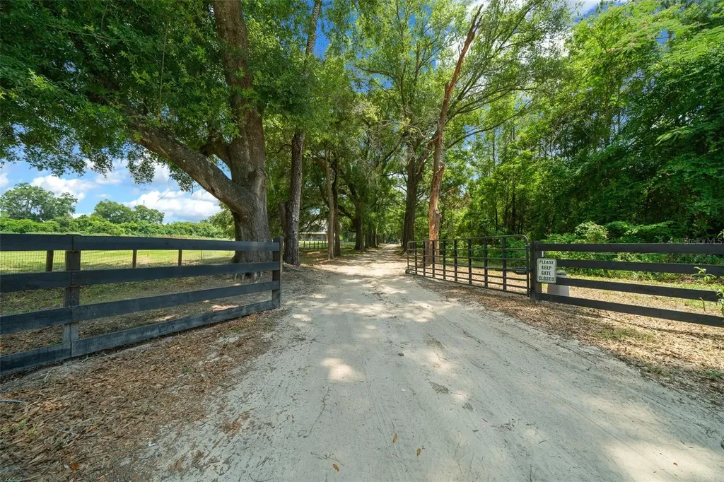 13576 NW NW County Road 235 Alachua FL 32615