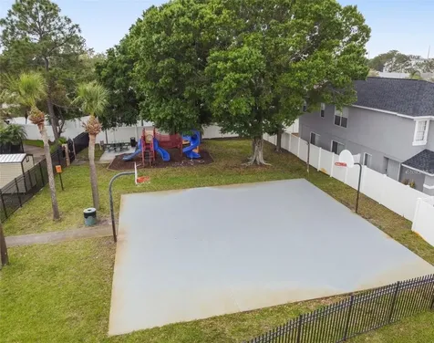 915 Burlwood Street Brandon FL 33511