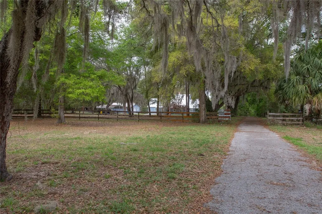 1905 Myrtle Lake Avenue Fruitland Park FL 34731
