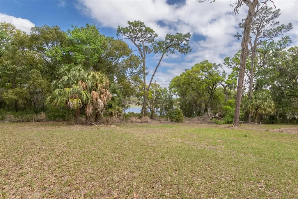 1905 Myrtle Lake Avenue Fruitland Park FL 34731