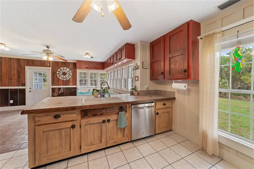 1905 Myrtle Lake Avenue Fruitland Park FL 34731