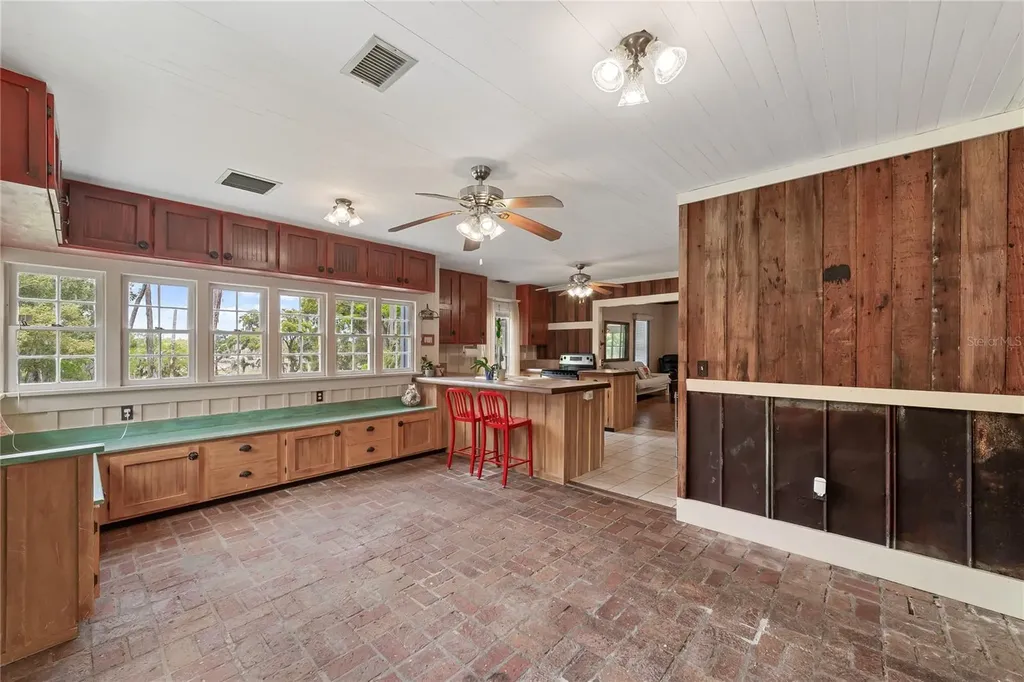 1905 Myrtle Lake Avenue Fruitland Park FL 34731