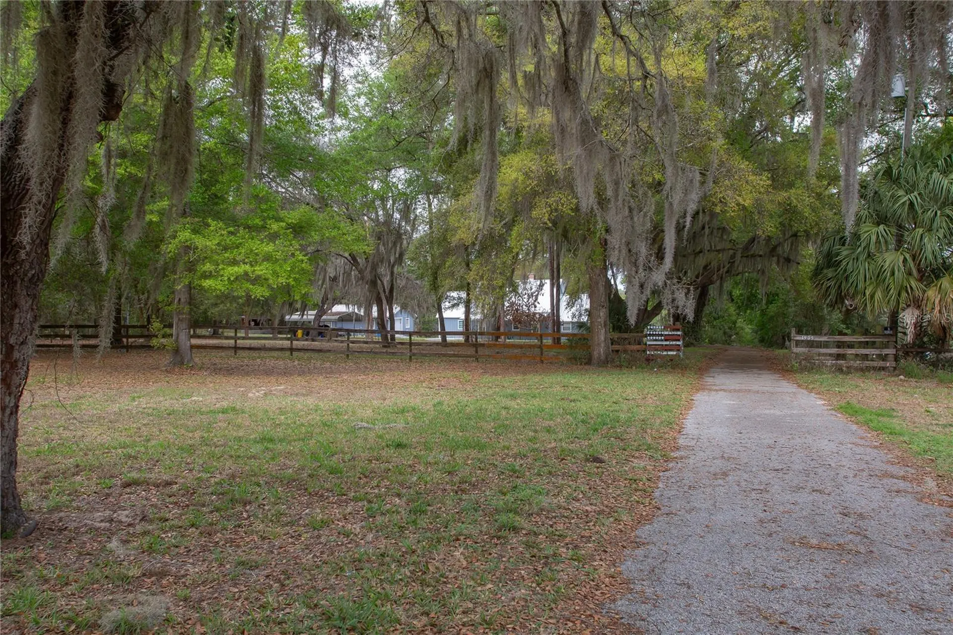 1905 Myrtle Lake Avenue Fruitland Park FL 34731