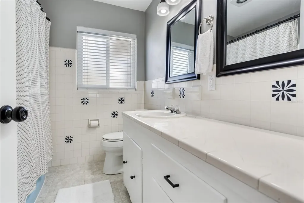 6688 30th Avenue N St Petersburg FL 33710