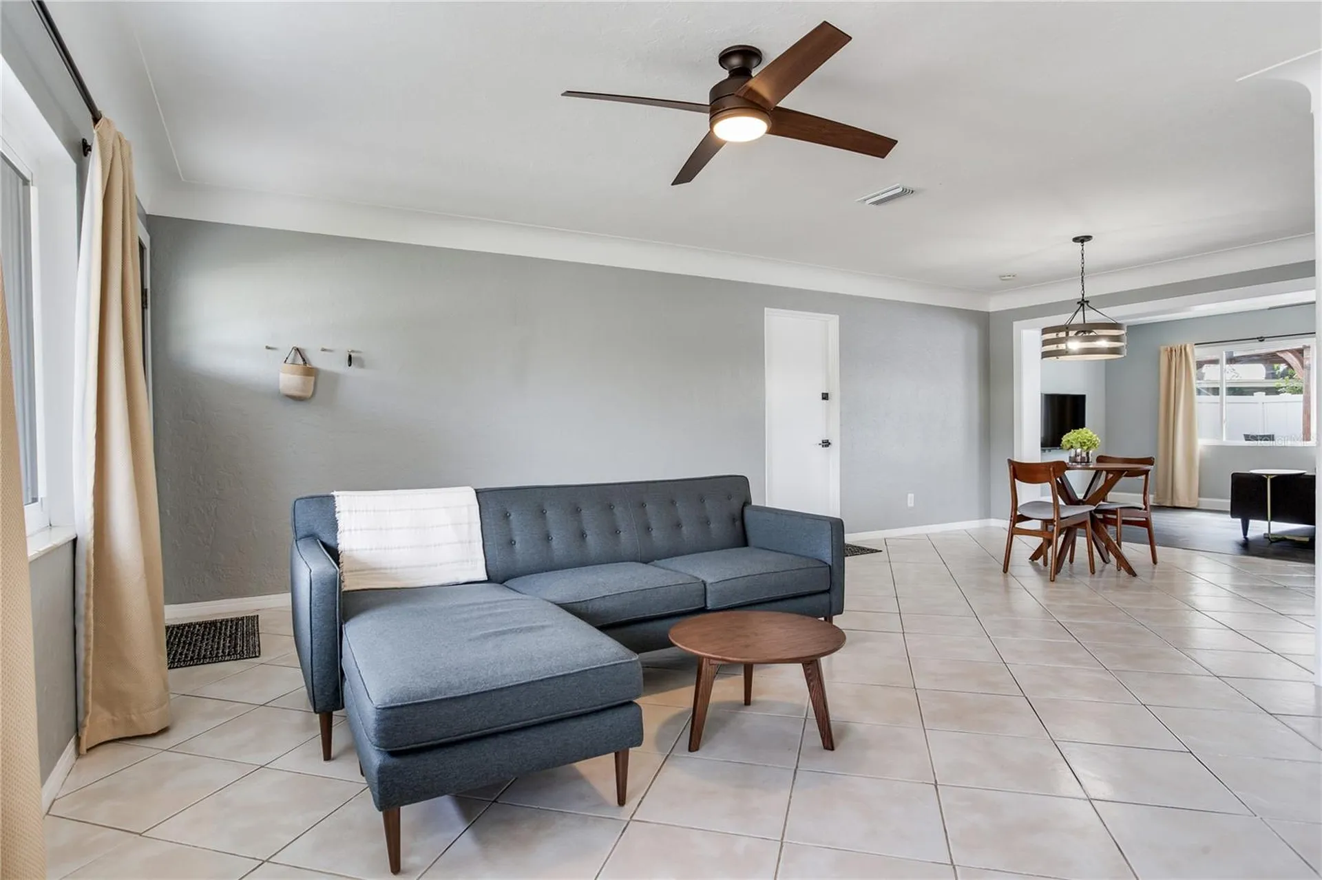 6688 30th Avenue N St Petersburg FL 33710