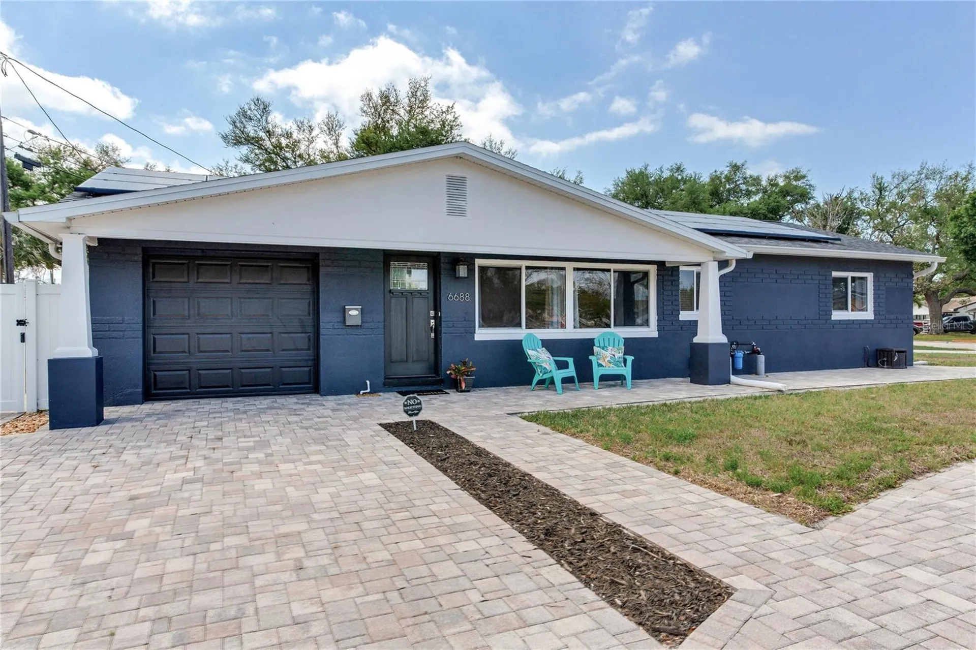 6688 30th Avenue N St Petersburg FL 33710