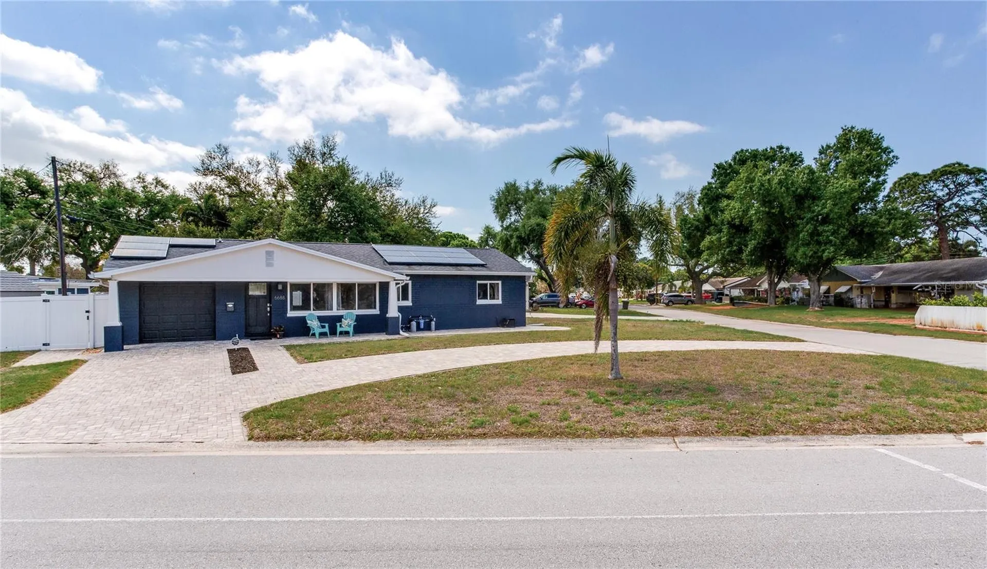 6688 30th Avenue N St Petersburg FL 33710