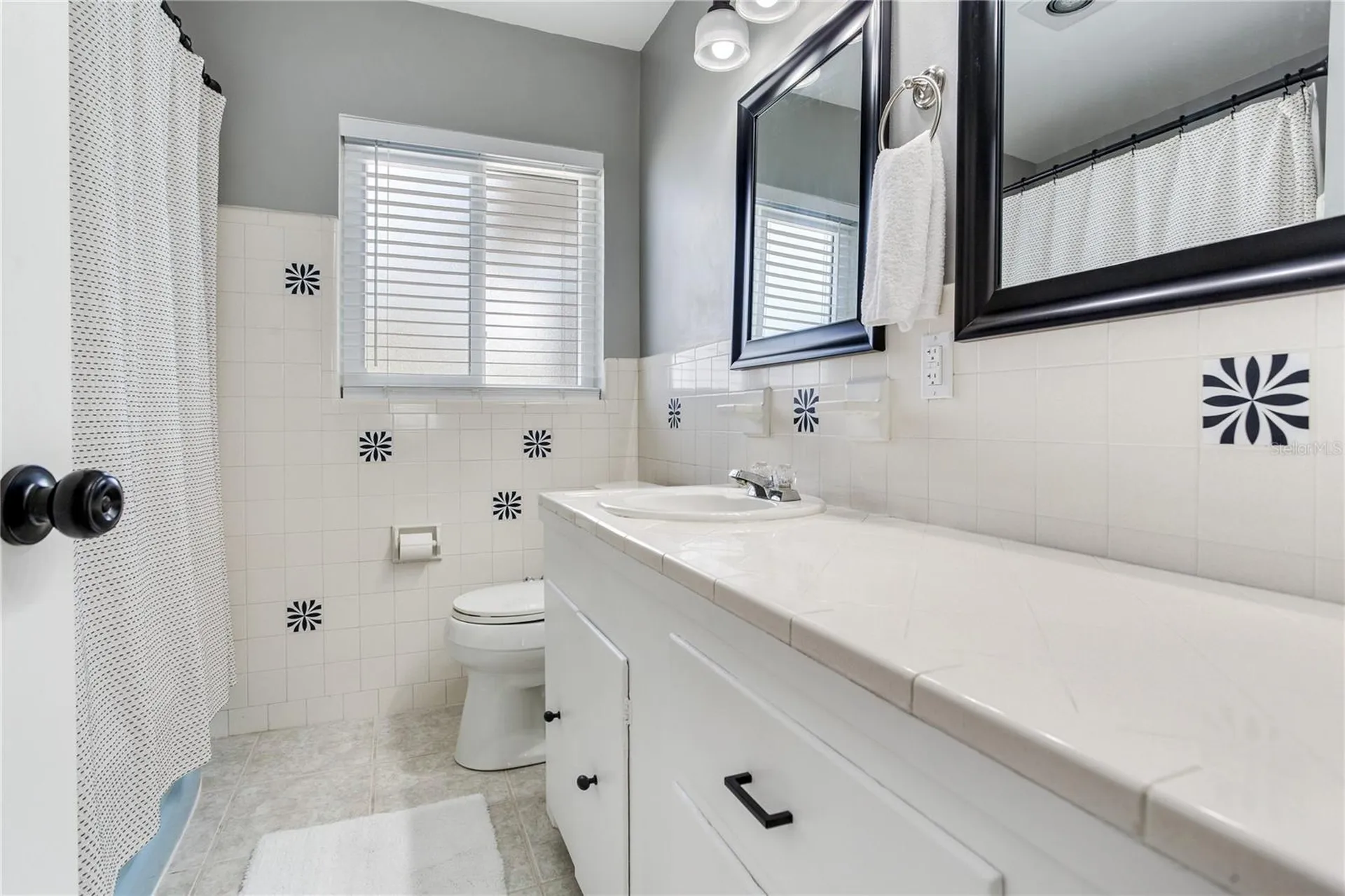 6688 30th Avenue N St Petersburg FL 33710