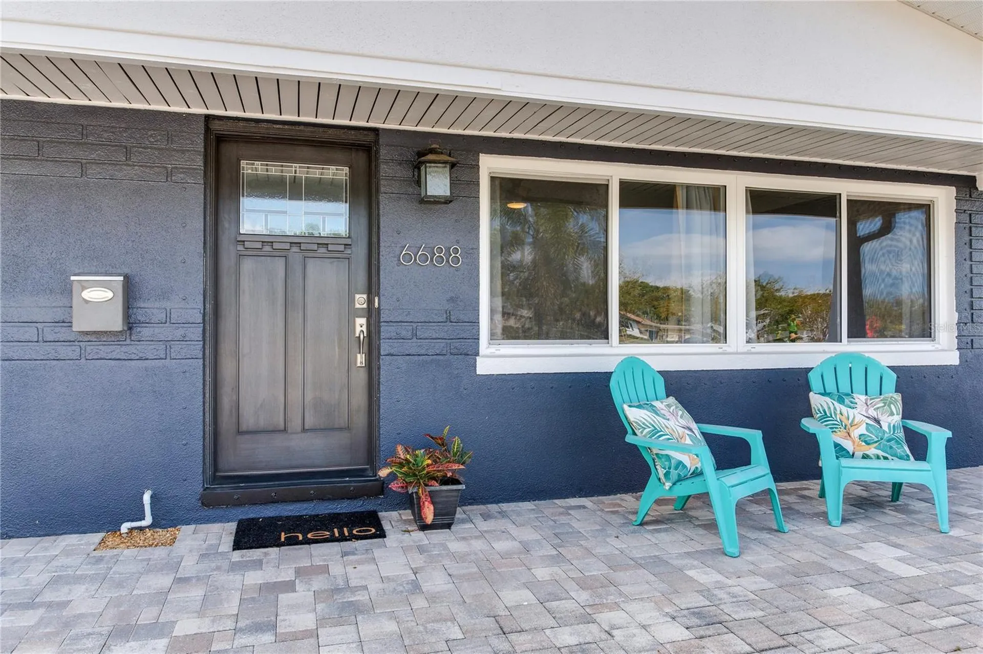 6688 30th Avenue N St Petersburg FL 33710