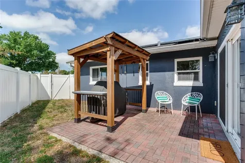 6688 30th Avenue N St Petersburg FL 33710
