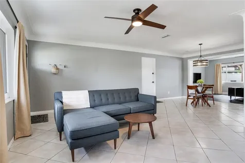 6688 30th Avenue N St Petersburg FL 33710