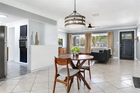 6688 30th Avenue N St Petersburg FL 33710