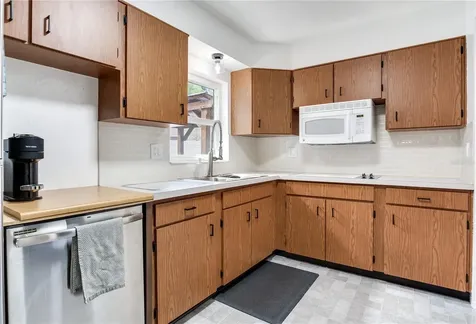 6688 30th Avenue N St Petersburg FL 33710