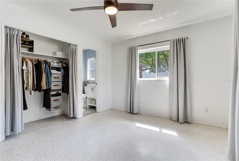 6688 30th Avenue N St Petersburg FL 33710