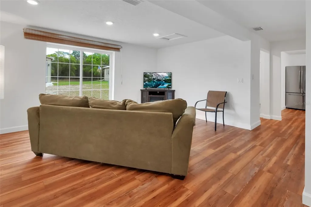 4611 Grand Avenue De Leon Springs FL 32130