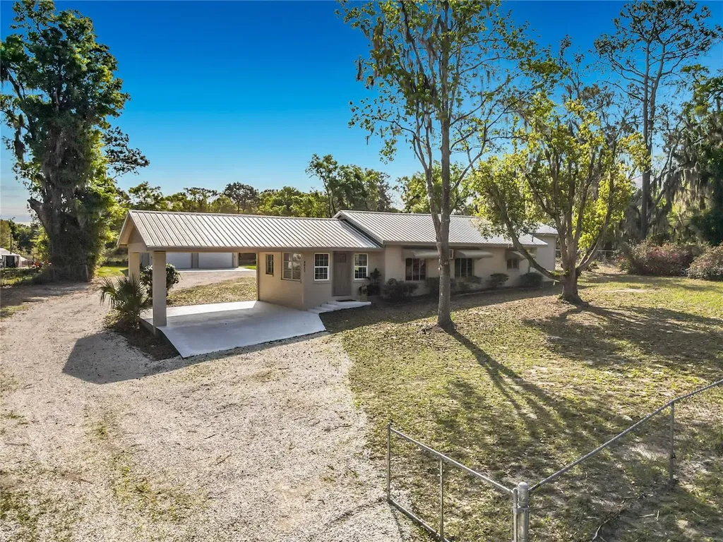 4611 Grand Avenue De Leon Springs FL 32130