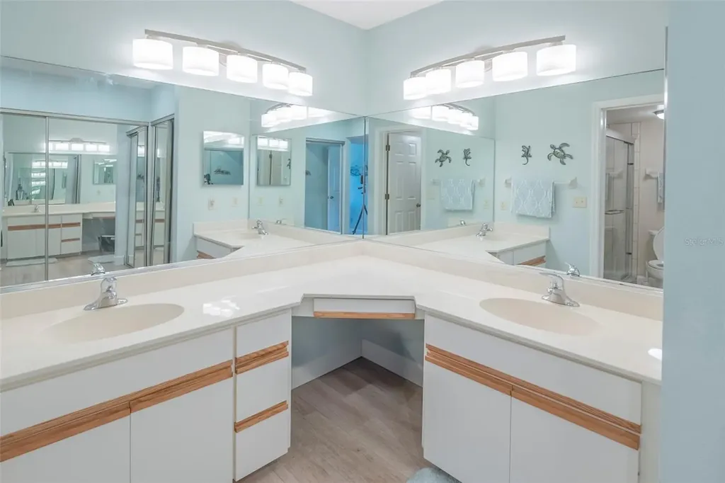 425 Cerromar Terrace Venice FL 34293