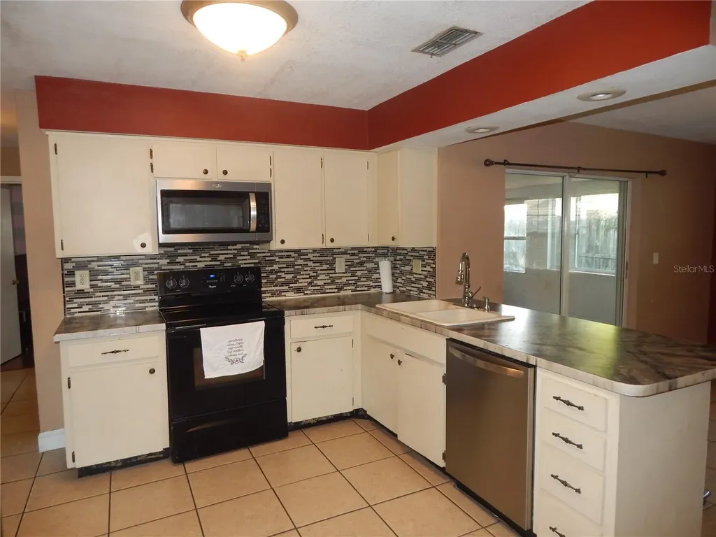 39414 8th Avenue Zephyrhills FL 33542