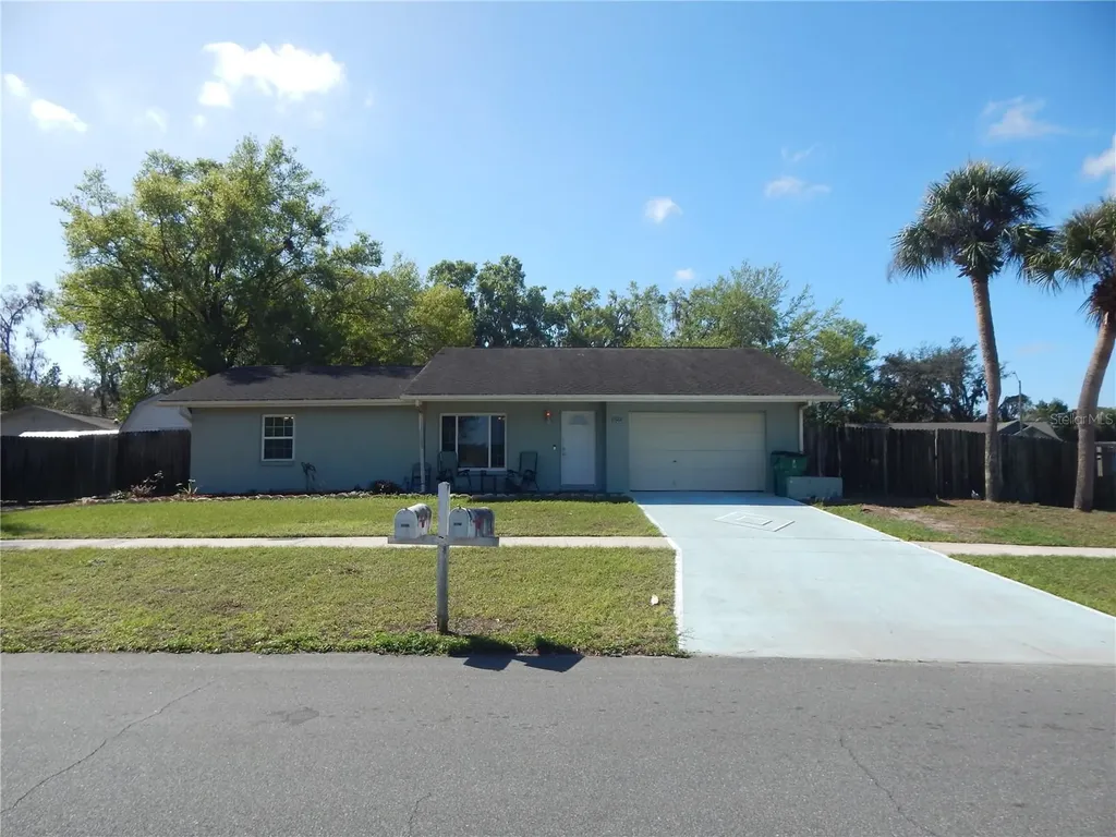 39414 8th Avenue Zephyrhills FL 33542