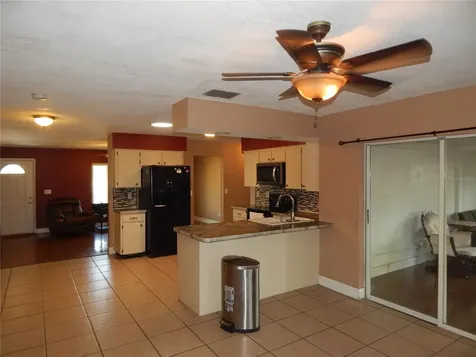 39414 8th Avenue Zephyrhills FL 33542